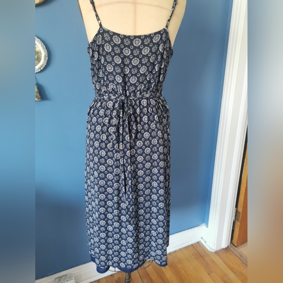 Chic Blue Patterned Dress - Picture 5 of 9